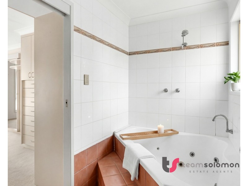 5 Raven Street, Victoria Point QLD 4165