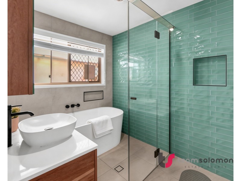 5 Raven Street, Victoria Point QLD 4165