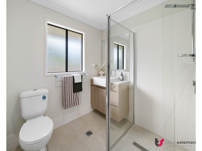 5 Anita Street, Redland Bay QLD 4165