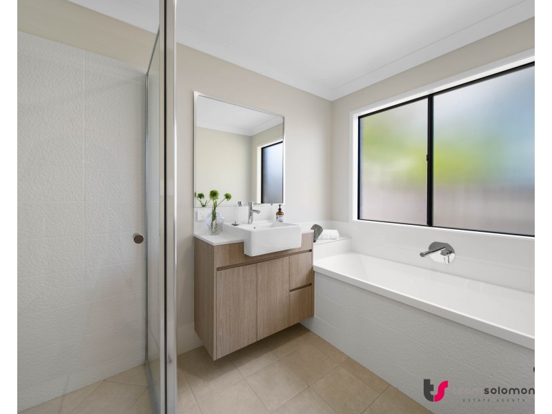 5 Anita Street, Redland Bay QLD 4165