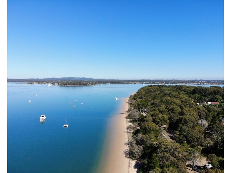 1 Cypress Street, Coochiemudlo Island QLD 4184