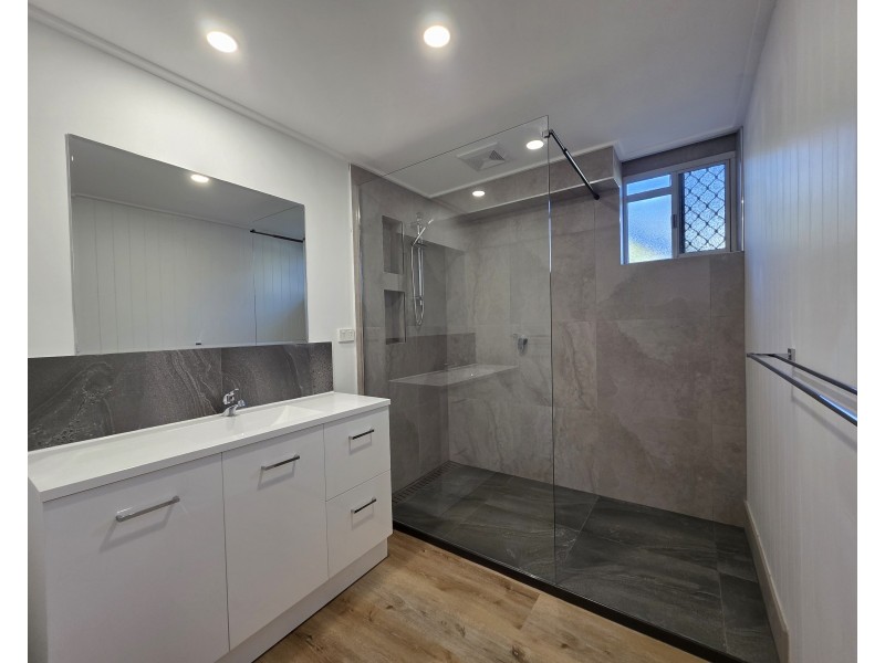 95b Main Street, Redland Bay QLD 4165