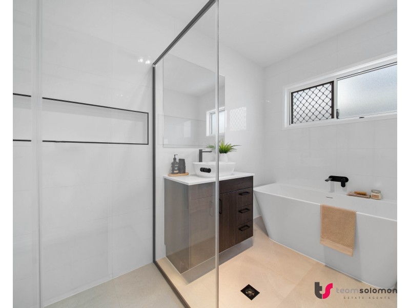 70 Island Street, Cleveland QLD 4163