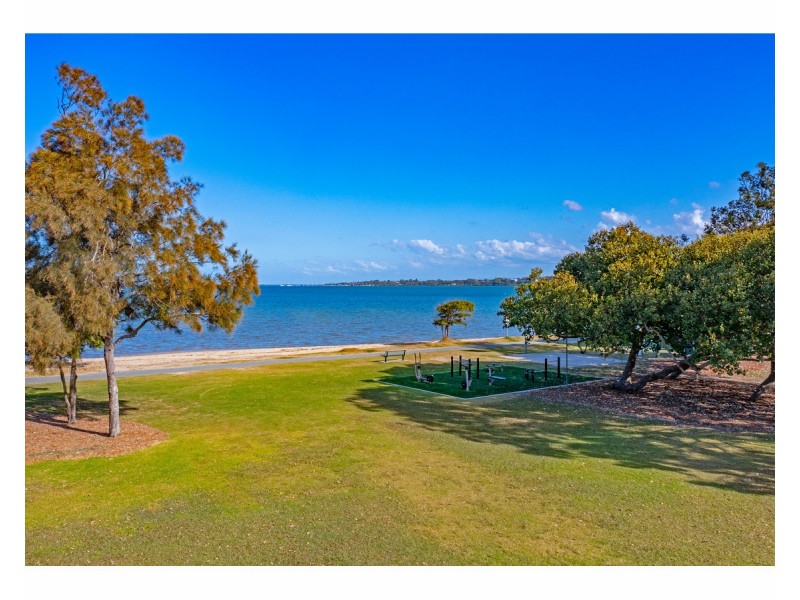 33 Waratah Avenue, Victoria Point QLD 4165