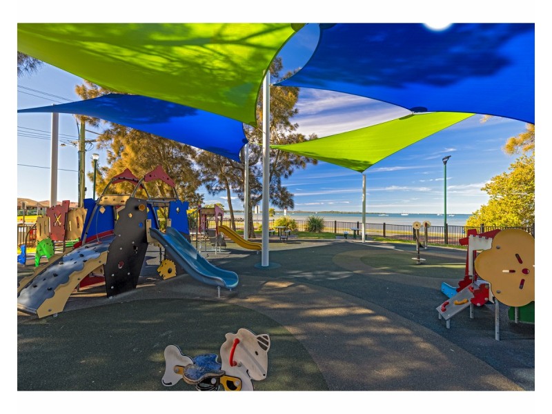 33 Waratah Avenue, Victoria Point QLD 4165