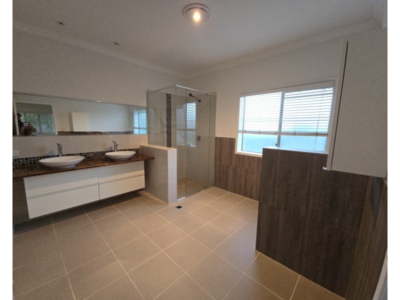 9 Barcrest Street, Victoria Point QLD 4165