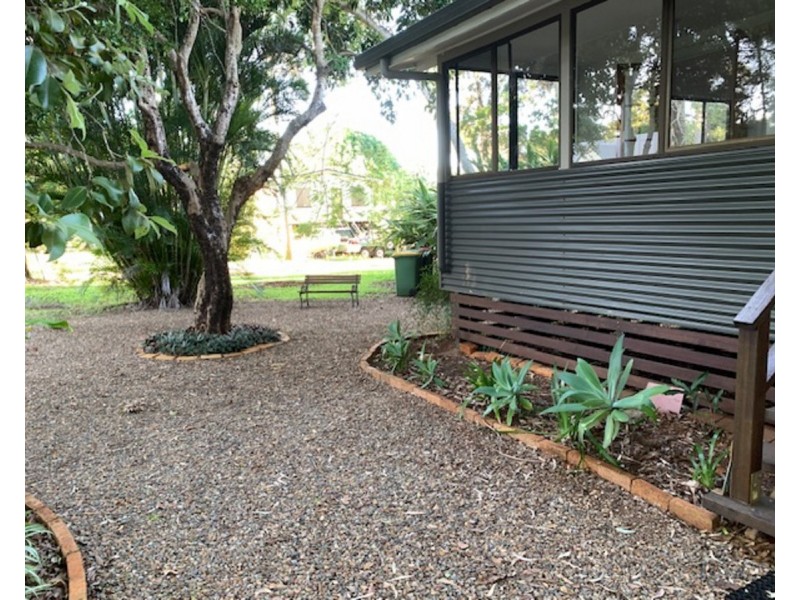 19 Kingfisher Street, Coochiemudlo Island QLD 4184