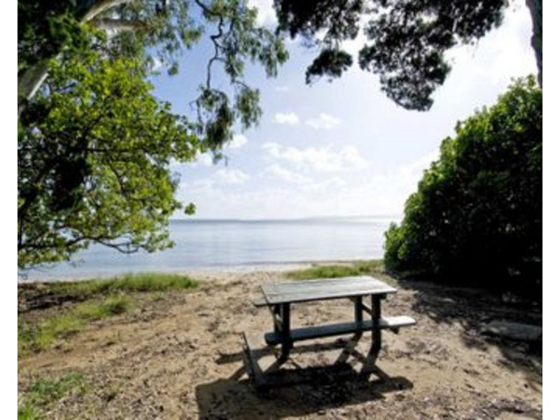 19 Kingfisher Street, Coochiemudlo Island QLD 4184