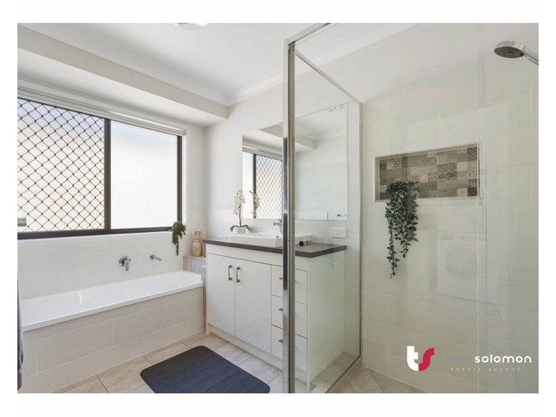 3 Kubler Crescent, Redland Bay QLD 4165