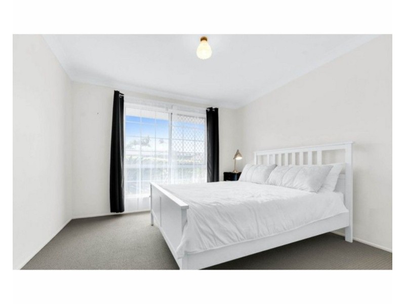 4 Ethion Drive, Regents Park QLD 4118