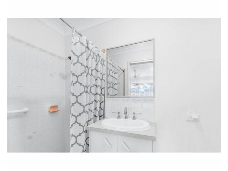 4 Ethion Drive, Regents Park QLD 4118