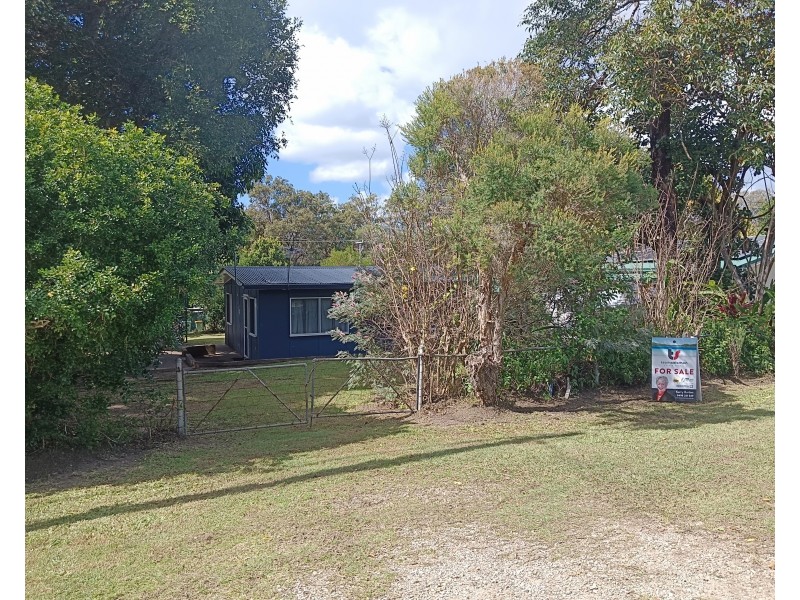 15 Orange Grove Street, Coochiemudlo Island QLD 4184