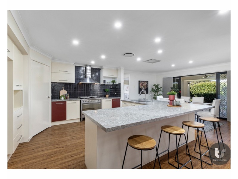 15 Caswell Crescent, Redland Bay QLD 4165