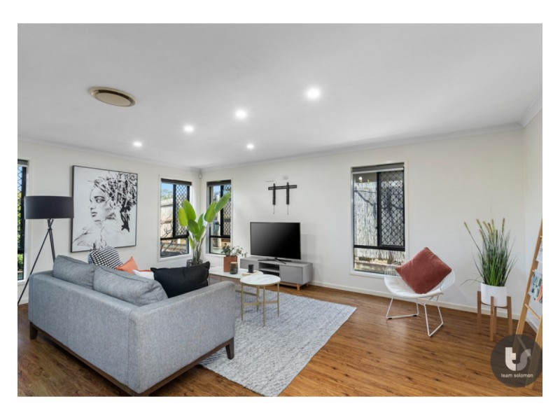 15 Caswell Crescent, Redland Bay QLD 4165