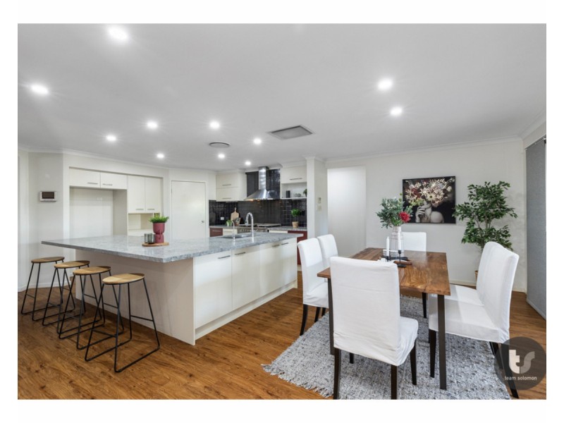 15 Caswell Crescent, Redland Bay QLD 4165