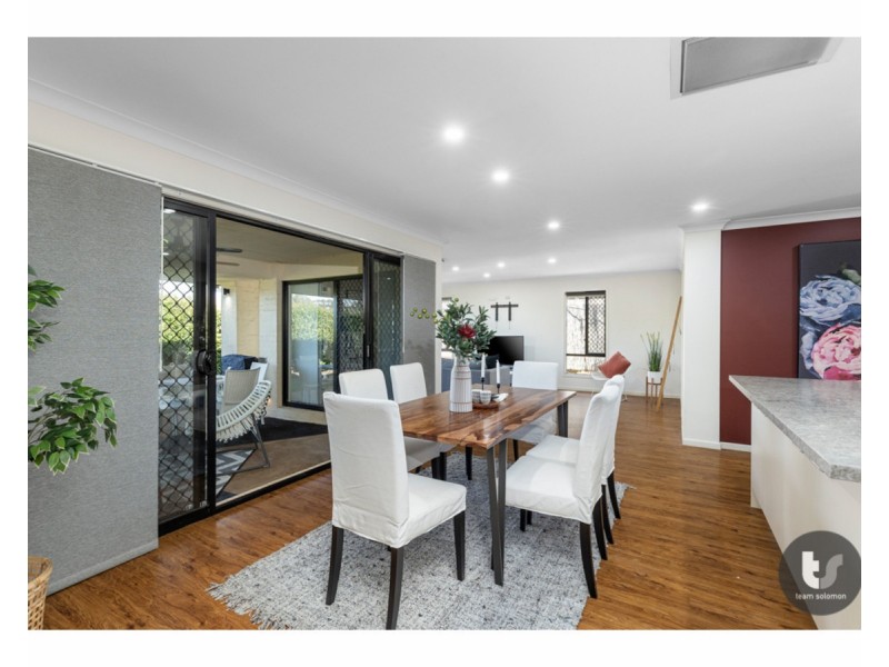 15 Caswell Crescent, Redland Bay QLD 4165