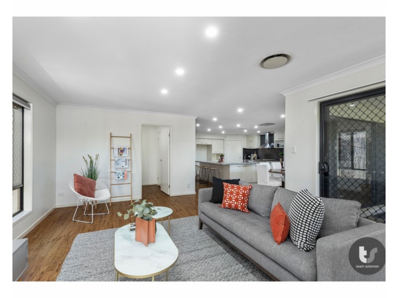 15 Caswell Crescent, Redland Bay QLD 4165