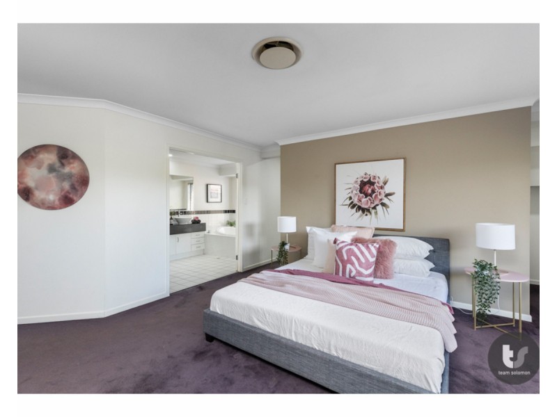 15 Caswell Crescent, Redland Bay QLD 4165