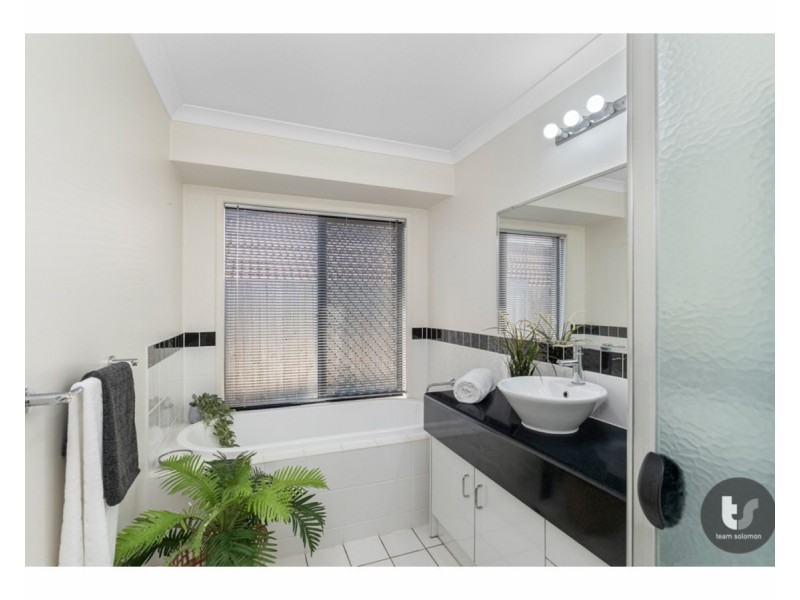 15 Caswell Crescent, Redland Bay QLD 4165