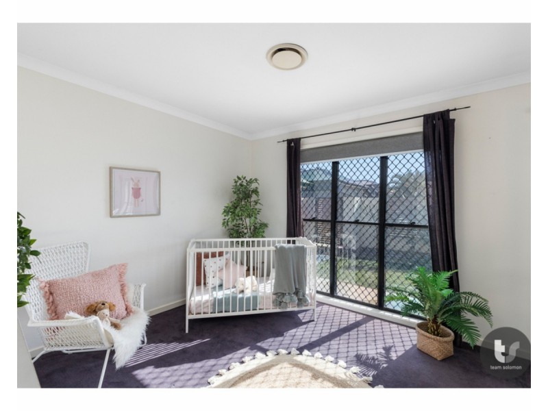 15 Caswell Crescent, Redland Bay QLD 4165