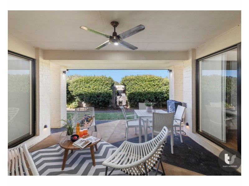 15 Caswell Crescent, Redland Bay QLD 4165