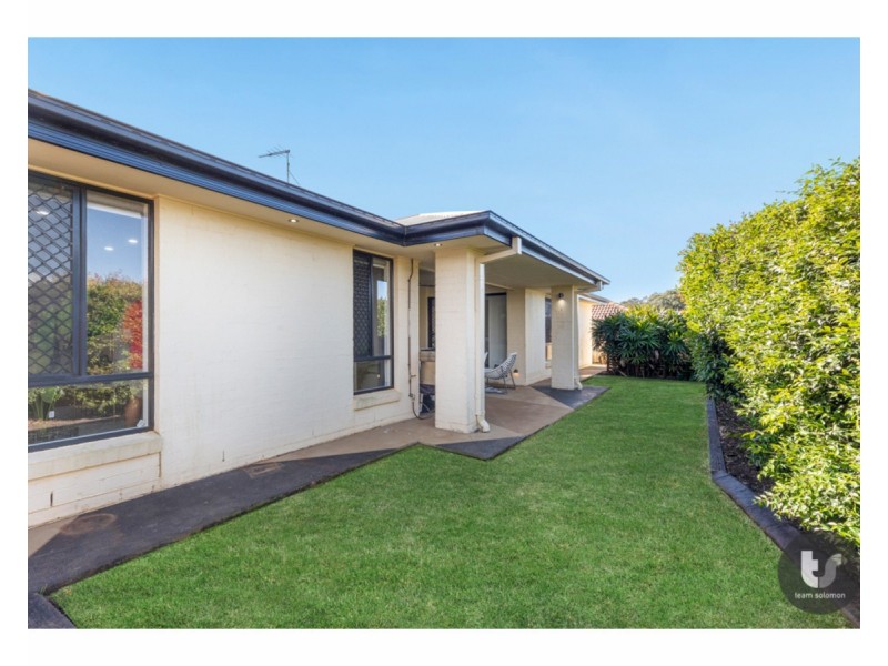 15 Caswell Crescent, Redland Bay QLD 4165
