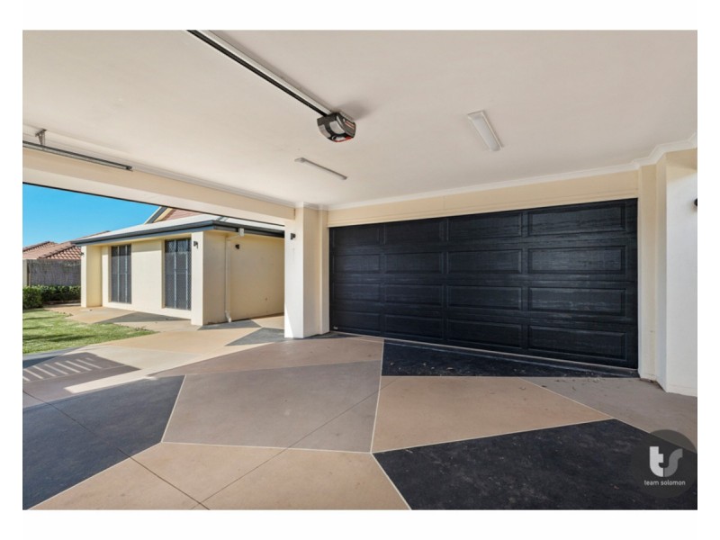 15 Caswell Crescent, Redland Bay QLD 4165