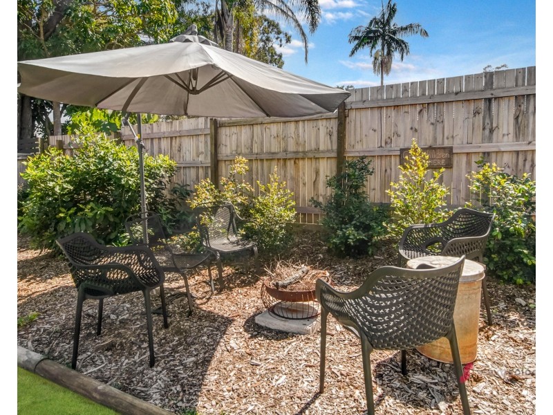 16 Merindah Street, Coochiemudlo Island QLD 4184