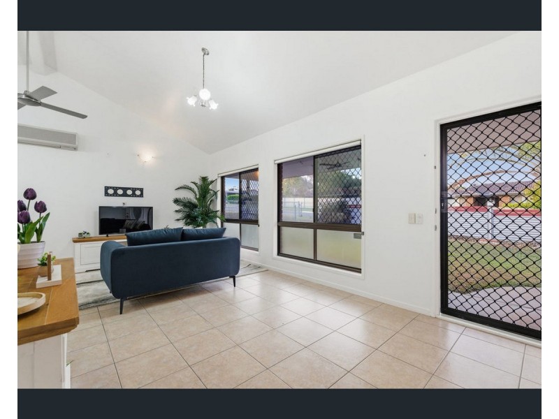 25 Dorachus Drive, Regents Park QLD 4118