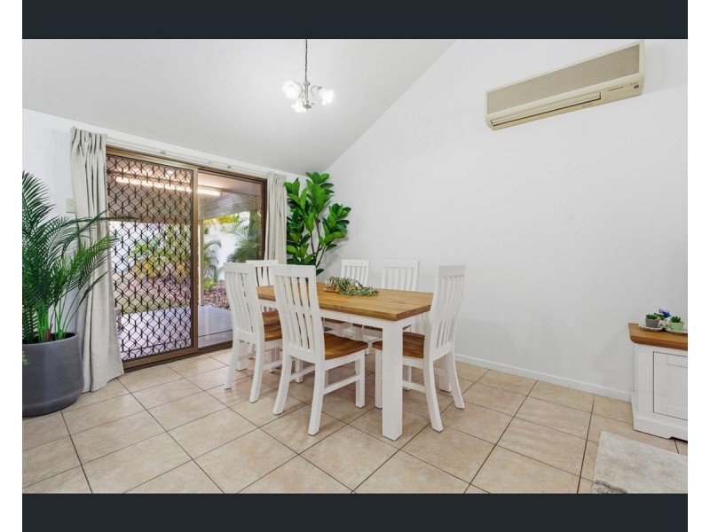 25 Dorachus Drive, Regents Park QLD 4118