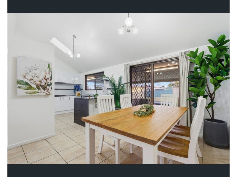 25 Dorachus Drive, Regents Park QLD 4118