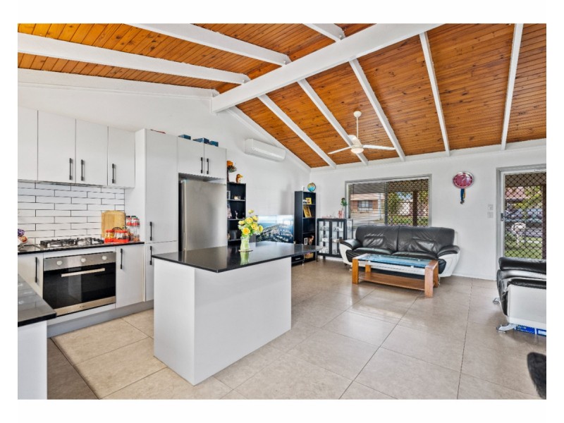 25 Enford Street, Hillcrest QLD 4118