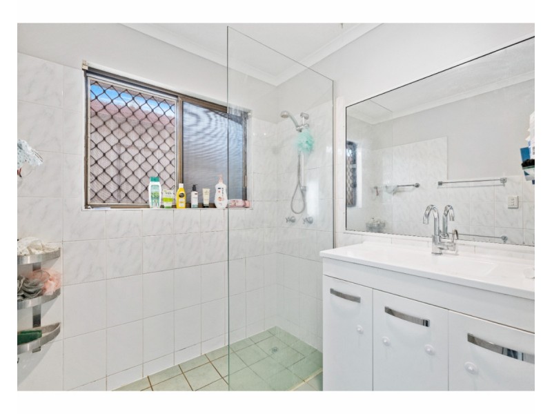25 Enford Street, Hillcrest QLD 4118