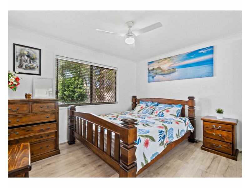 25 Enford Street, Hillcrest QLD 4118