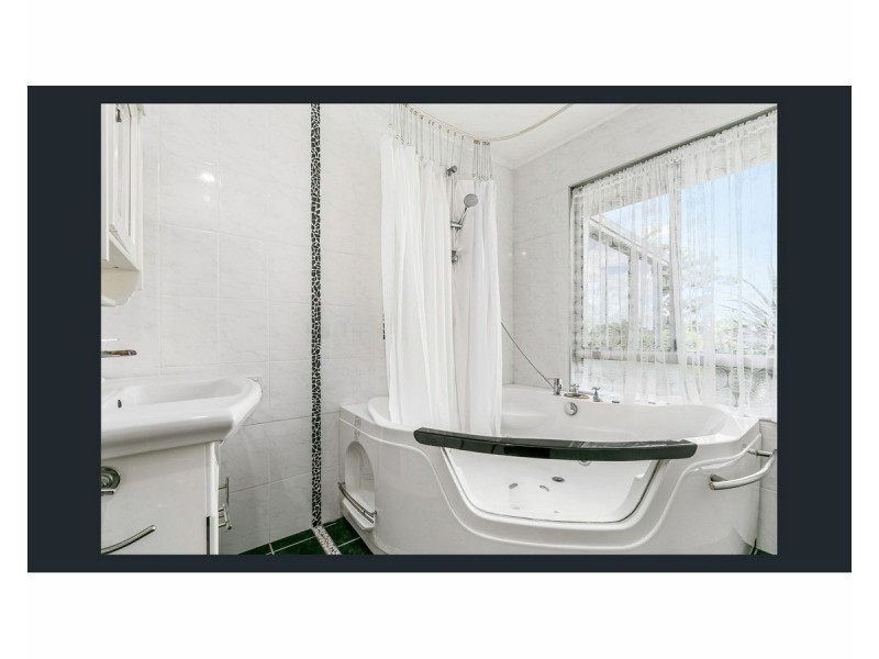 33a Wilkie Street, Redland Bay QLD 4165