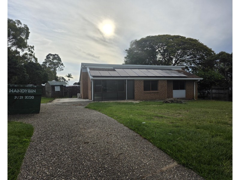1 Poinciana Avenue, Victoria Point QLD 4165