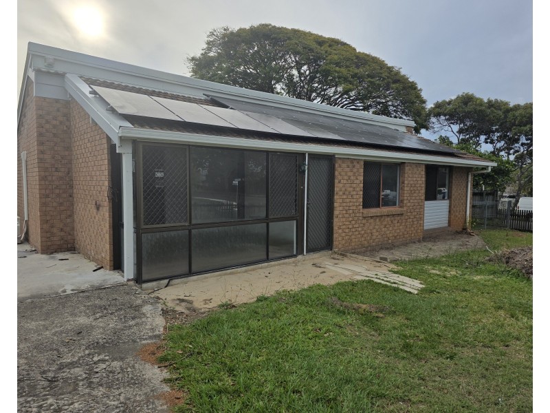 1 Poinciana Avenue, Victoria Point QLD 4165