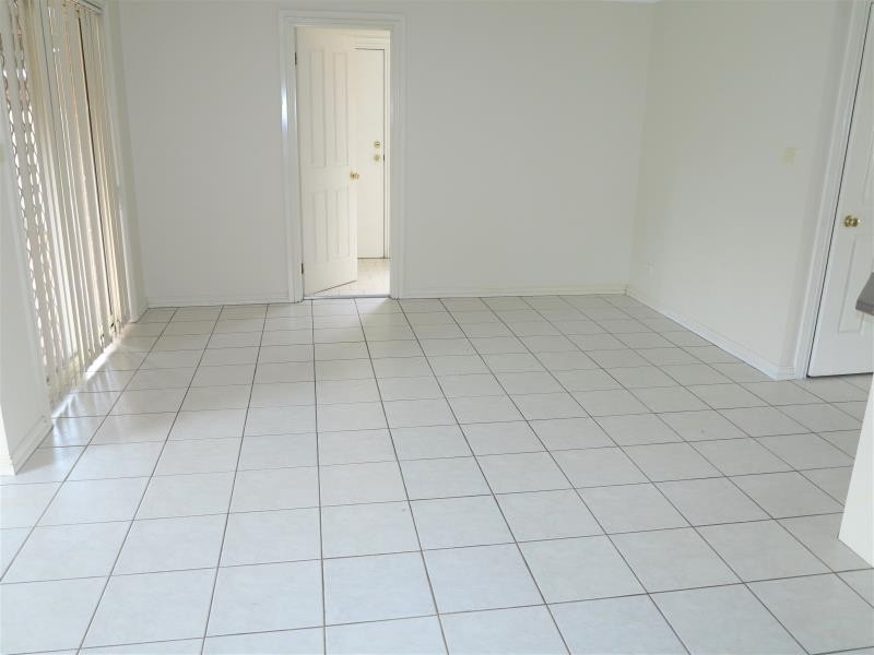 10 Ridgeway Close, West Hoxton NSW 2171