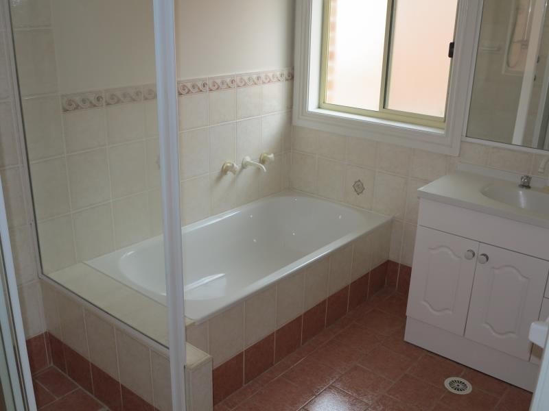 10 Ridgeway Close, West Hoxton NSW 2171