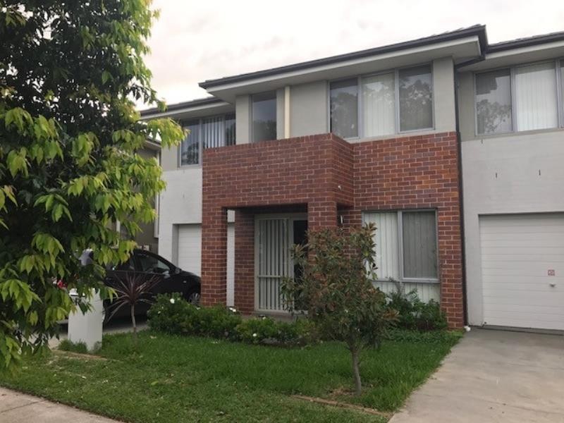 19 Atlantic Blvd, Glenfield NSW 2167