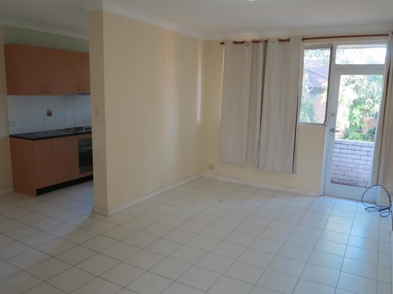 24/188 Sandal Cres, Carramar NSW 2163