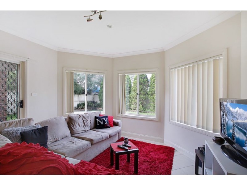 18 Lochview Cres, Mount Annan NSW 2567