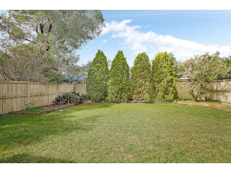 18 Lochview Cres, Mount Annan NSW 2567