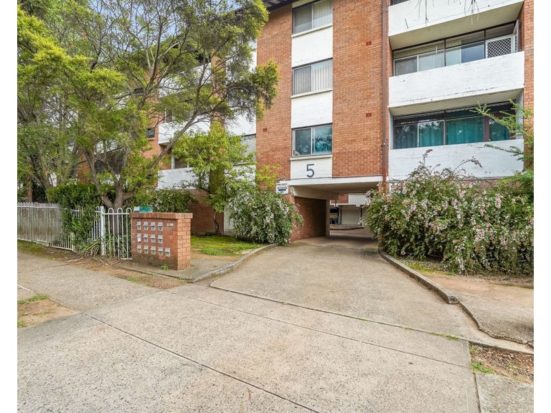 20/5 Lachlan St, Warwick Farm NSW 2170
