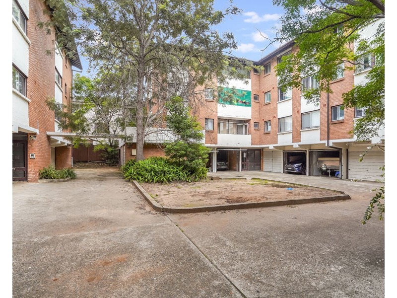 20/5 Lachlan St, Warwick Farm NSW 2170