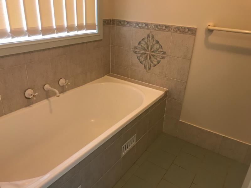 7 BUXTON PLACE, Prestons NSW 2170