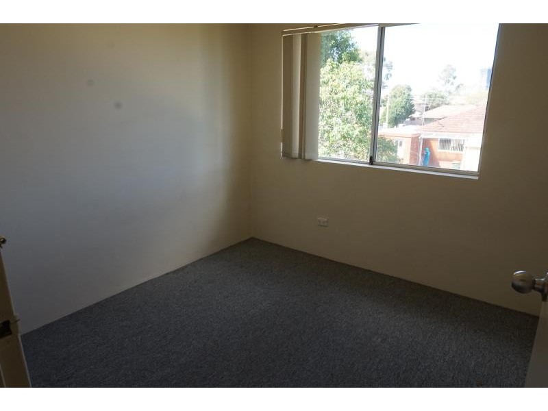 10/5-7 Thelma Street, Lurnea NSW 2170