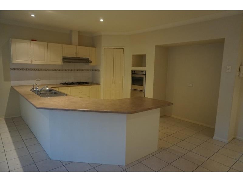 42 John Kidd Drive, Blair Athol NSW 2560