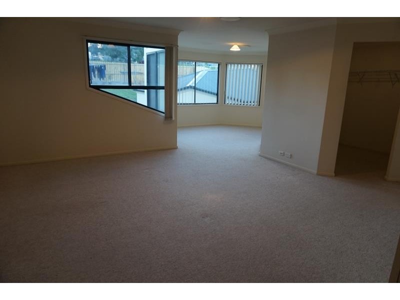 42 John Kidd Drive, Blair Athol NSW 2560