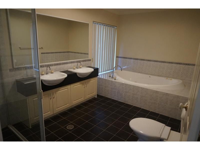 42 John Kidd Drive, Blair Athol NSW 2560